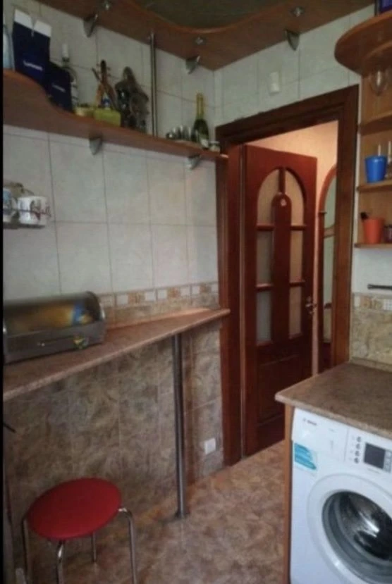 Квартира двокімнатна у центрі Василькова продаж