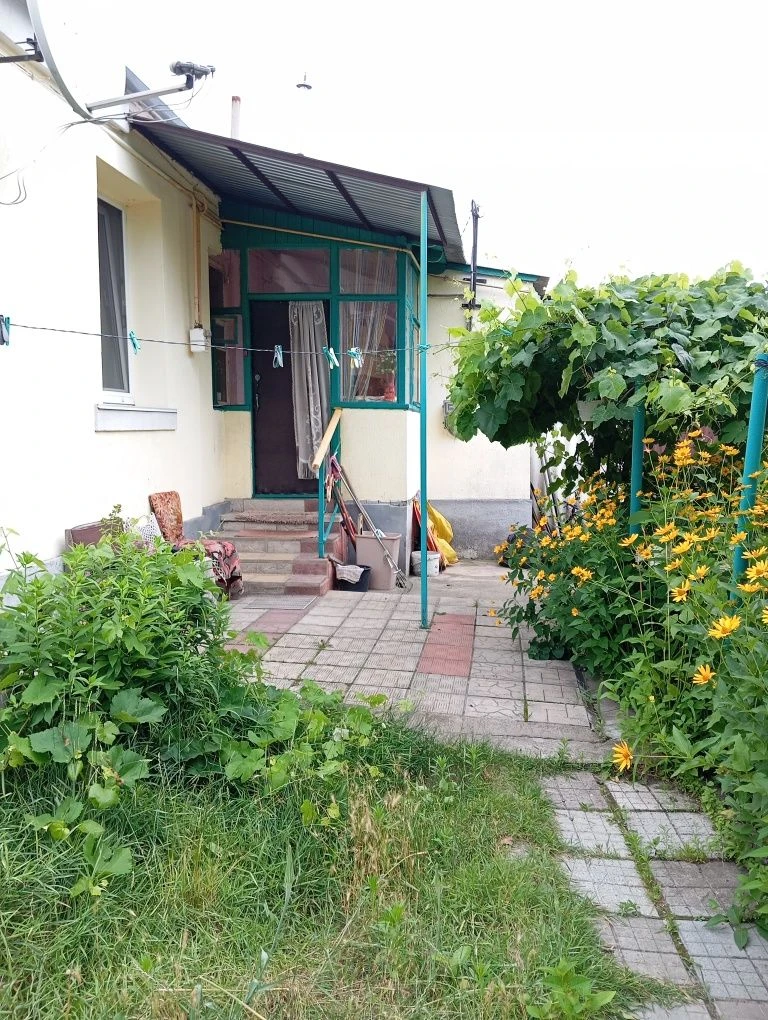 Urgent sale of a 2-room apartment in the documents. Apartment.