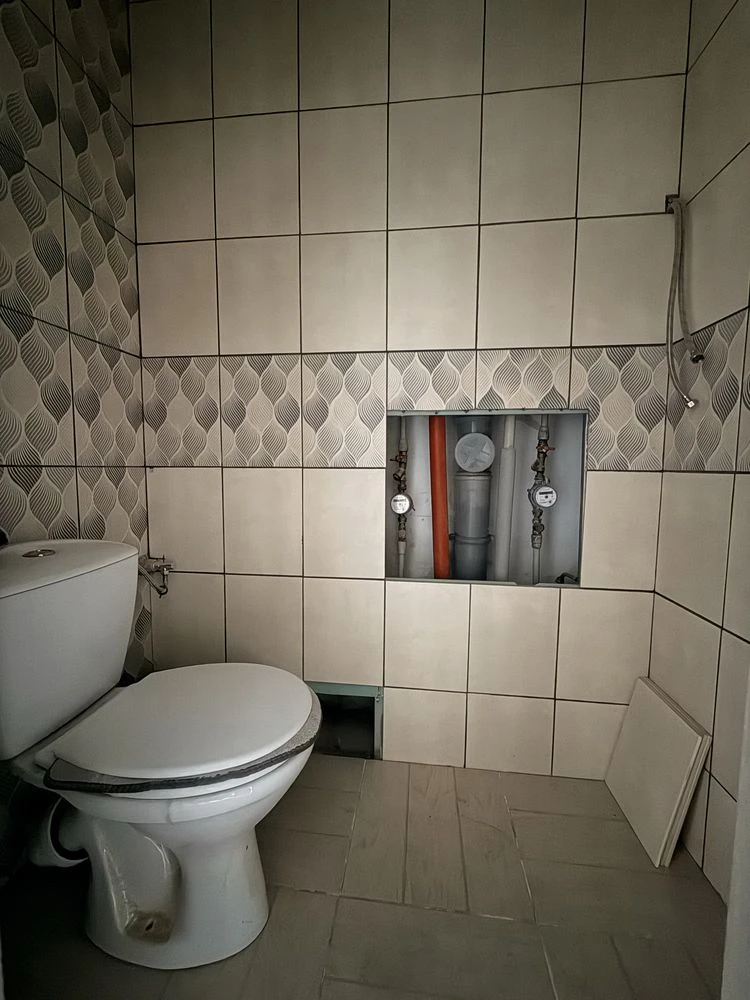 Sale of a four-room apartment. Oschadbank.