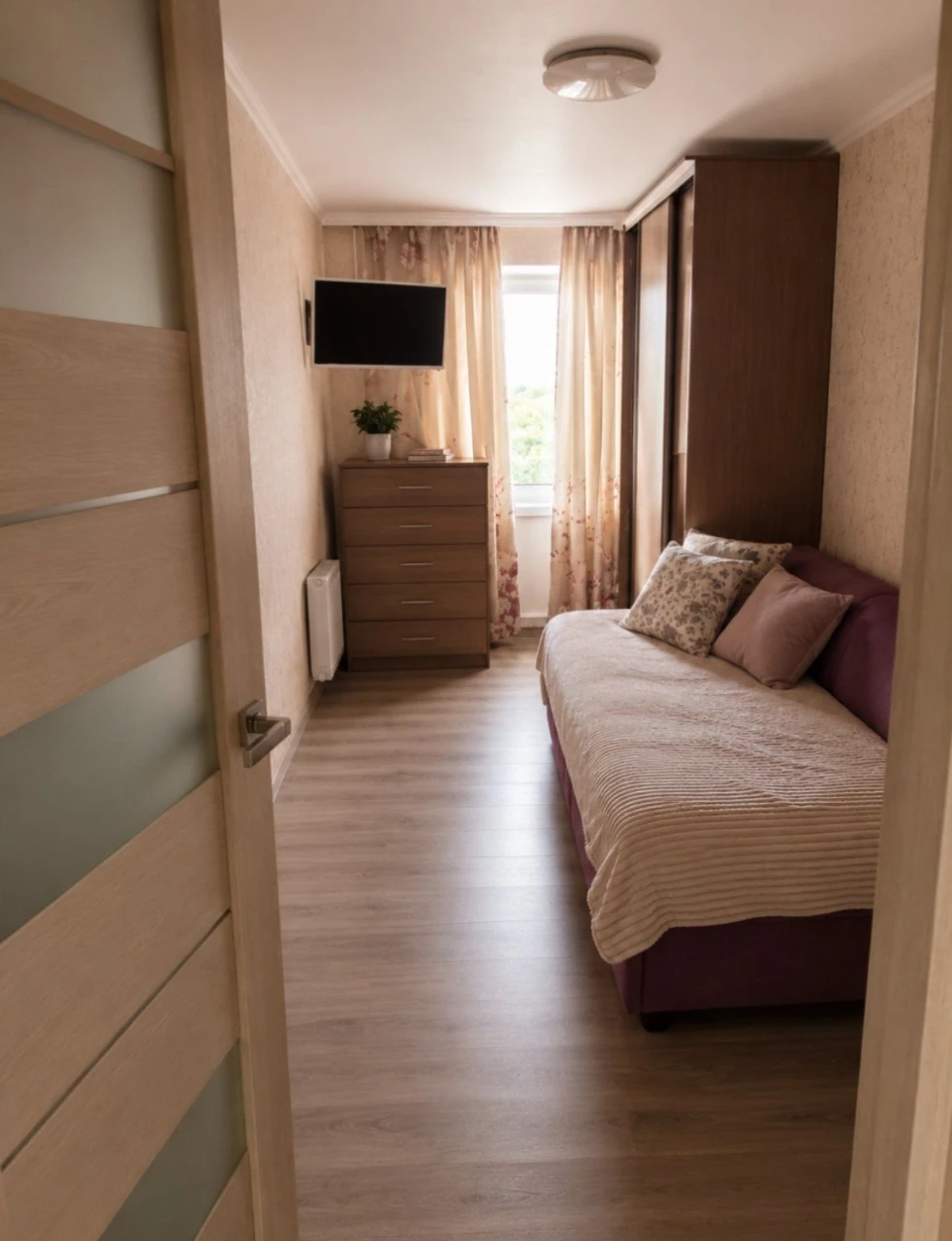 Selling 3 room apartment with renovation! Working with Certificates!