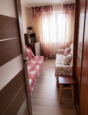 Selling 3 room apartment with renovation! Working with Certificates!