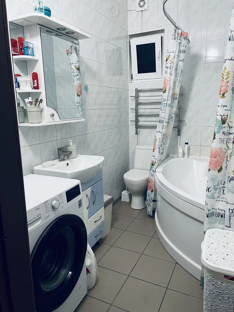 Apartment for sale in a one-story private house