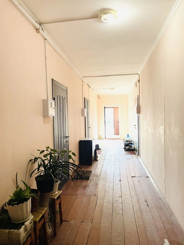 Apartment for sale in a one-story private house