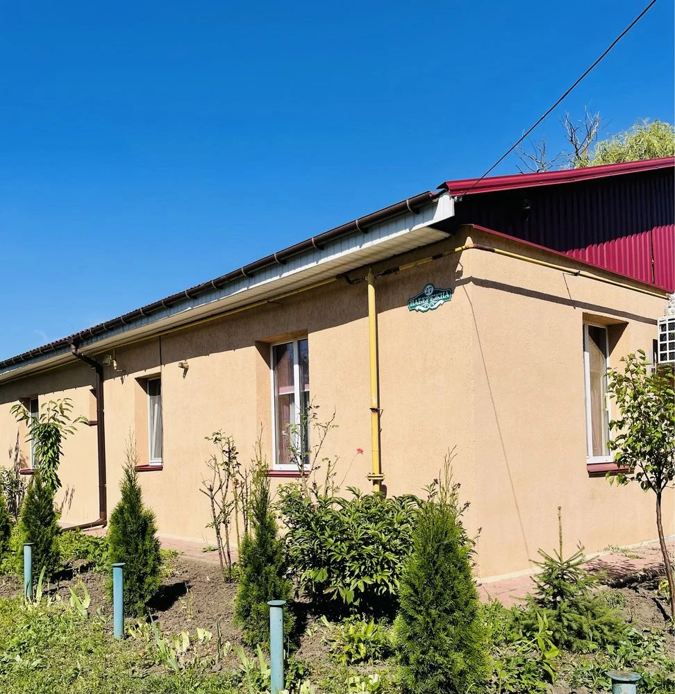 Apartment for sale in a one-story private house
