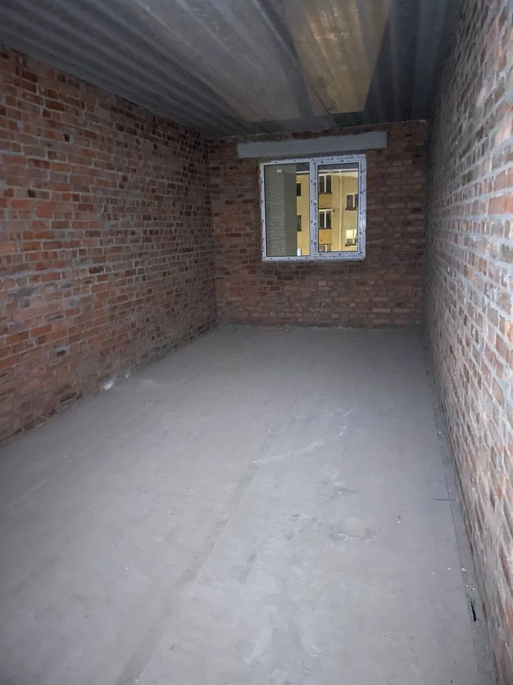 Продаж !! Квартира - 92,9 м² (700$/м²)