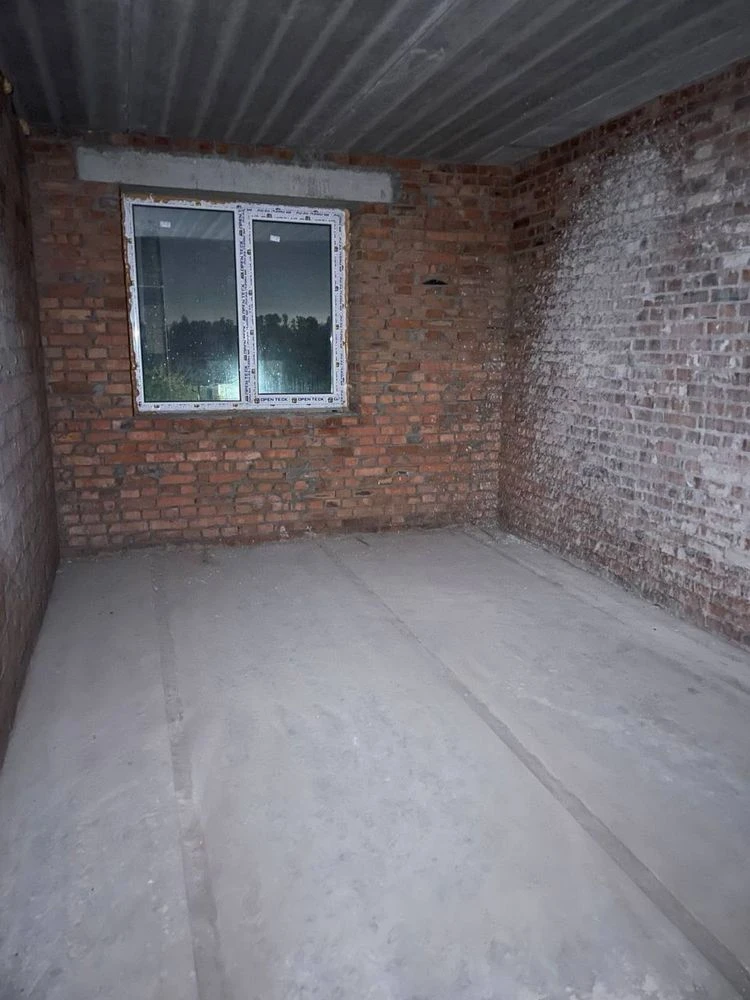 Продаж !! Квартира - 92,9 м² (700$/м²)