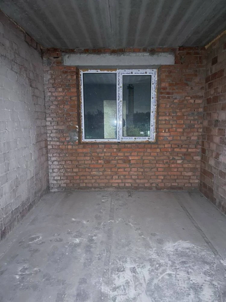 Продаж !! Квартира - 92,9 м² (700$/м²)