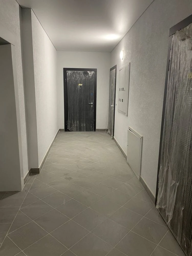 ПРОДАЖ !! Квартира - 92,3м2, - (700/м2)