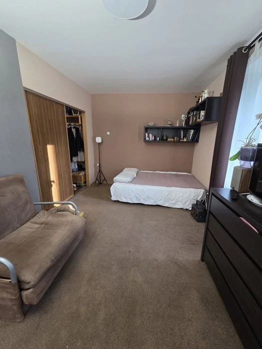 Dorohozhychi Apartment for sale with major renovation.