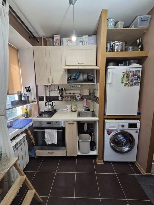 Dorohozhychi Apartment for sale with major renovation.