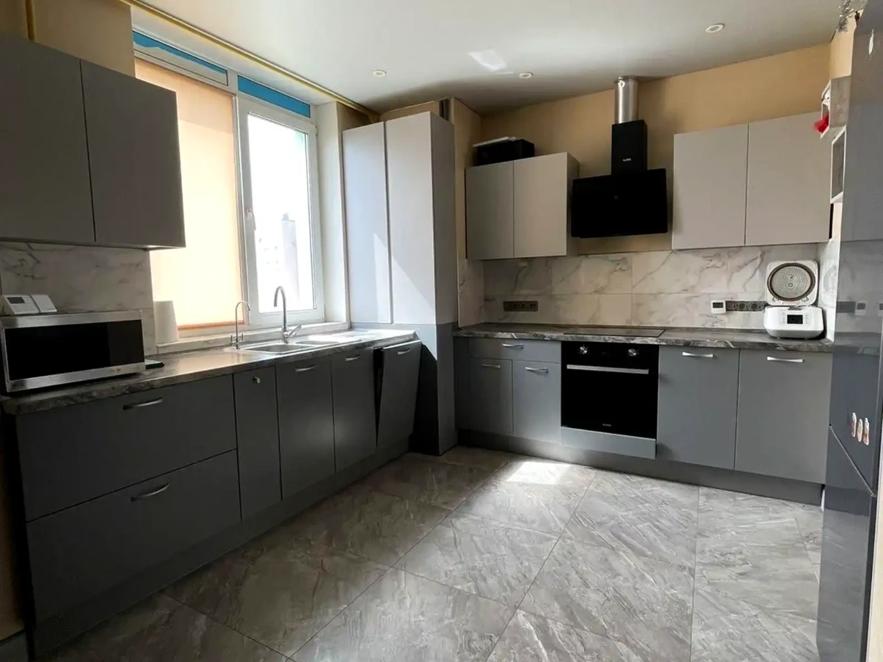 Продаж квартири 4-кімн. 122 м² 10/11 пов.