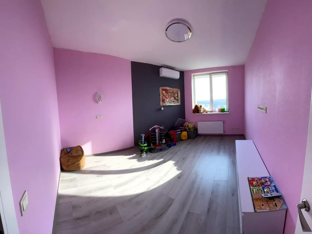 Продаж квартири 4-кімн. 122 м² 10/11 пов.