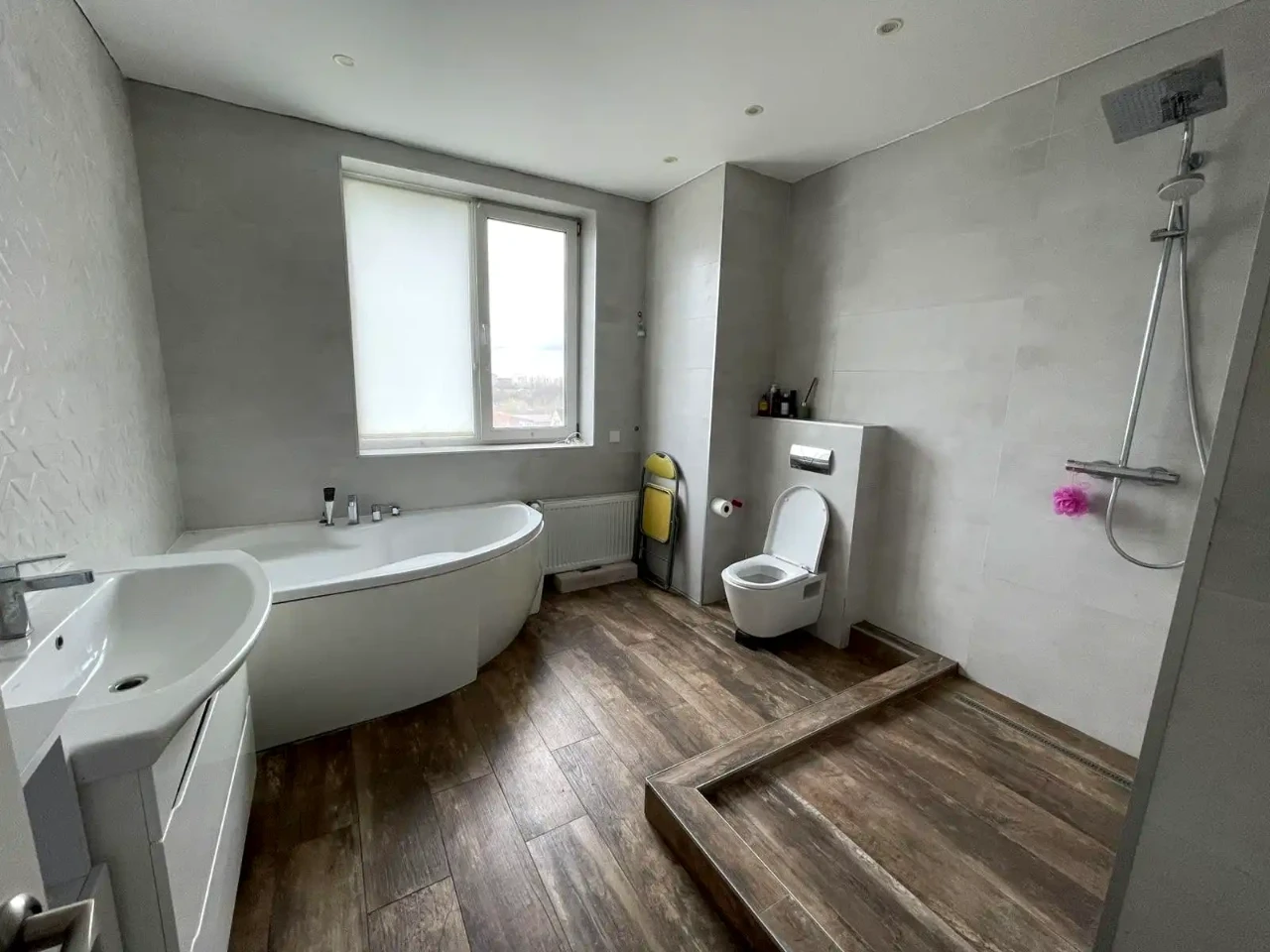 Продаж квартири 4-кімн. 122 м² 10/11 пов.