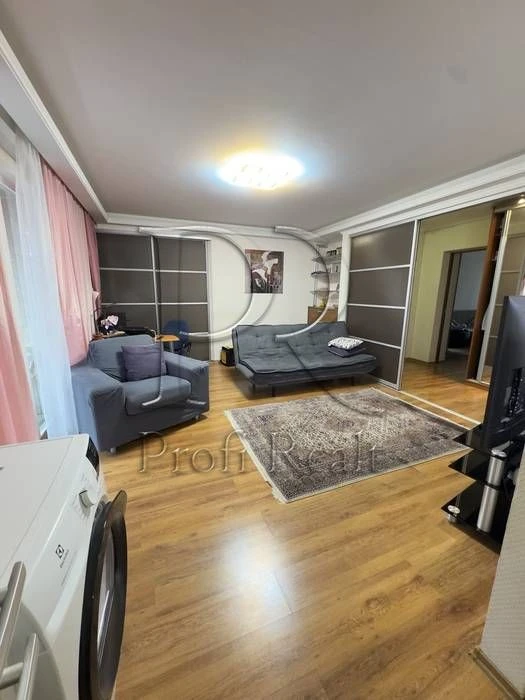 Продається  3 кімн. квартира в м. Вишгород, вул. Набережна