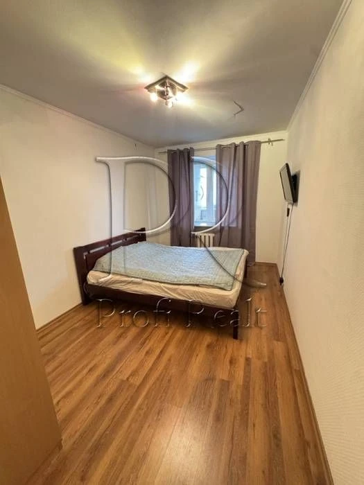 Продається  3 кімн. квартира в м. Вишгород, вул. Набережна