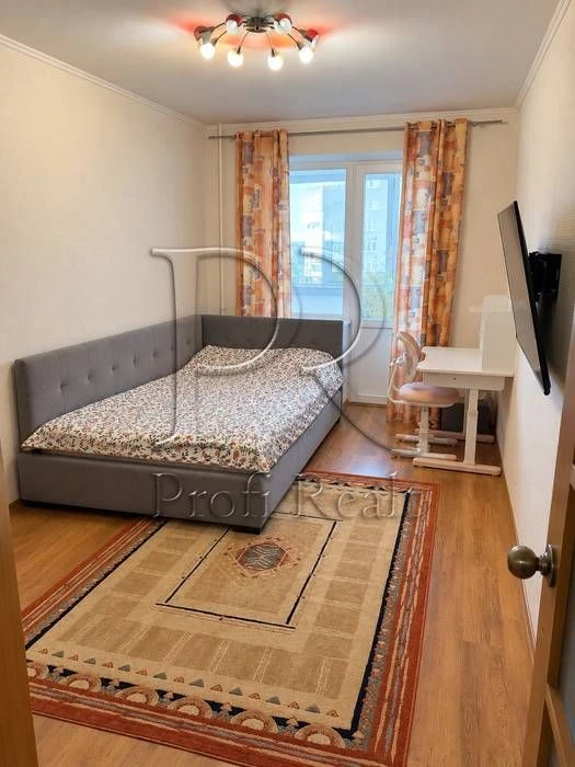 Продається  3 кімн. квартира в м. Вишгород, вул. Набережна