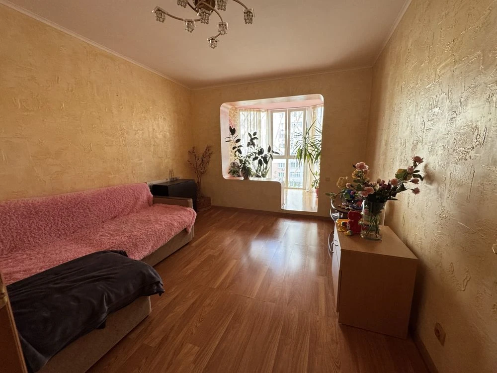 For Sale: 3-room apartment in the center of Vyshnograd