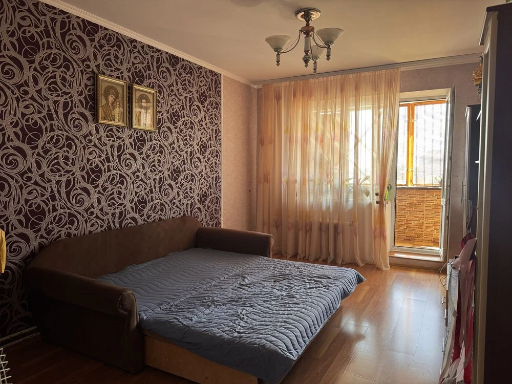 For Sale: 3-room apartment in the center of Vyshnograd