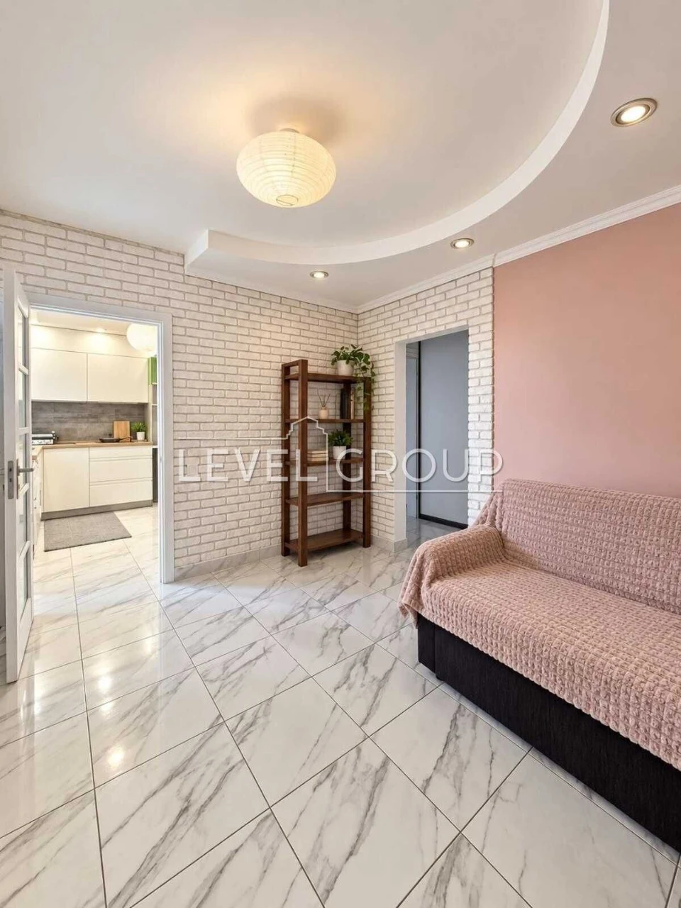 Sale of a modern 2-bedroom apartment in the "Yaroslavychi-2" residential complex, Vys