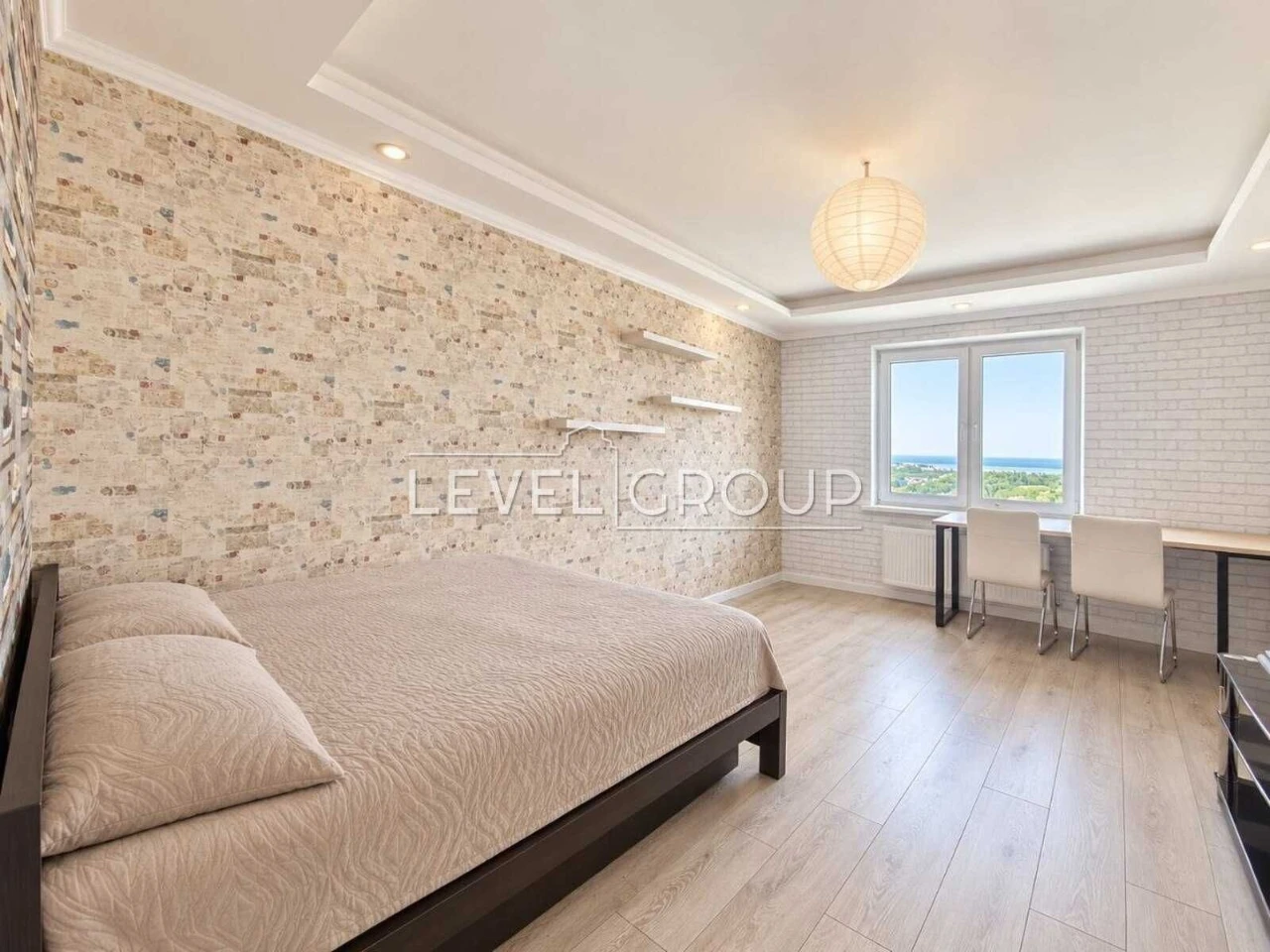 Sale of a modern 2-bedroom apartment in the "Yaroslavychi-2" residential complex, Vys