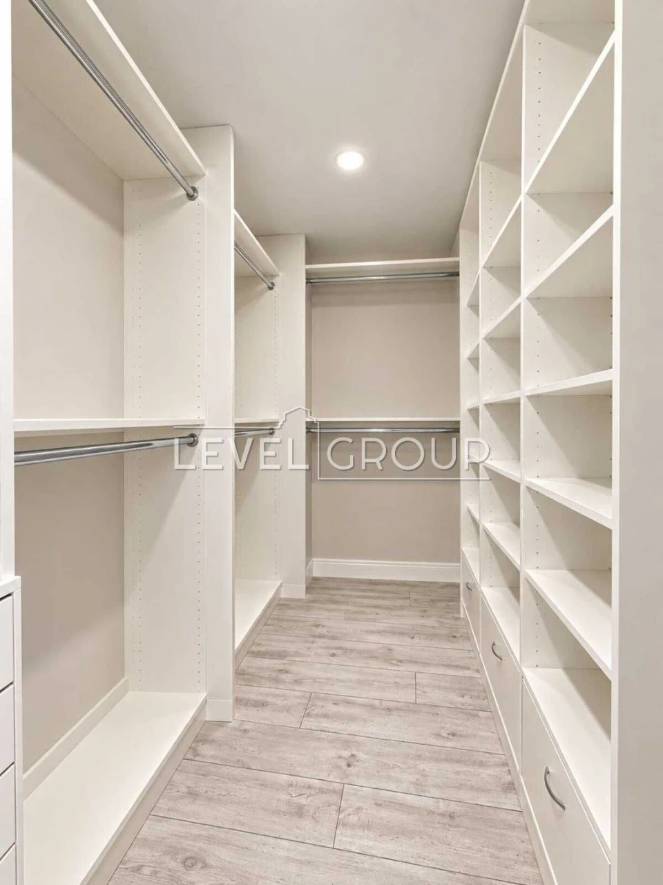 Sale of a modern 2-bedroom apartment in the "Yaroslavychi-2" residential complex, Vys