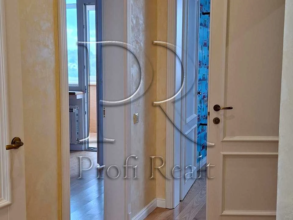 Apartment. Vyshorod, Kvitkovy Prosv.