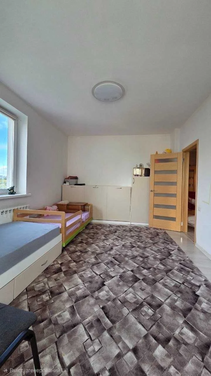 Sale of a three-room apartment with individual heating in the city of V