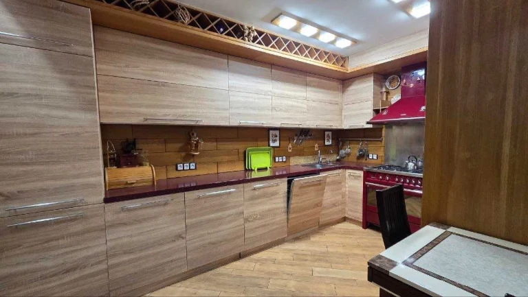 Продаж двокімнатної квартири 91,8 кв.м. з ремонтом в центрі