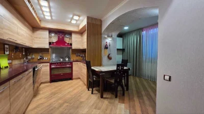 Two-bedroom apartment for sale, 91.8 sq.m. with renovation in the center