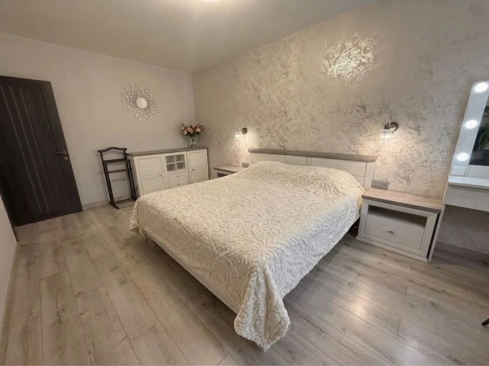 Selling 3-room apartment in Vyshorod, Kurgusova, 2