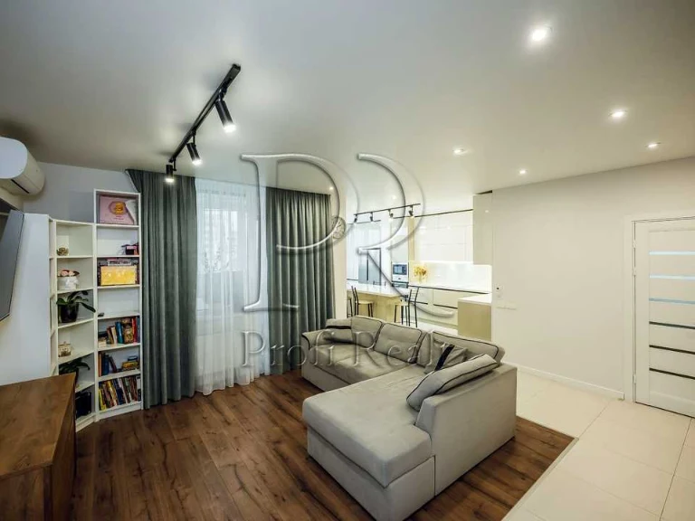 Apartment. Vyshorod, Naberezhna St.