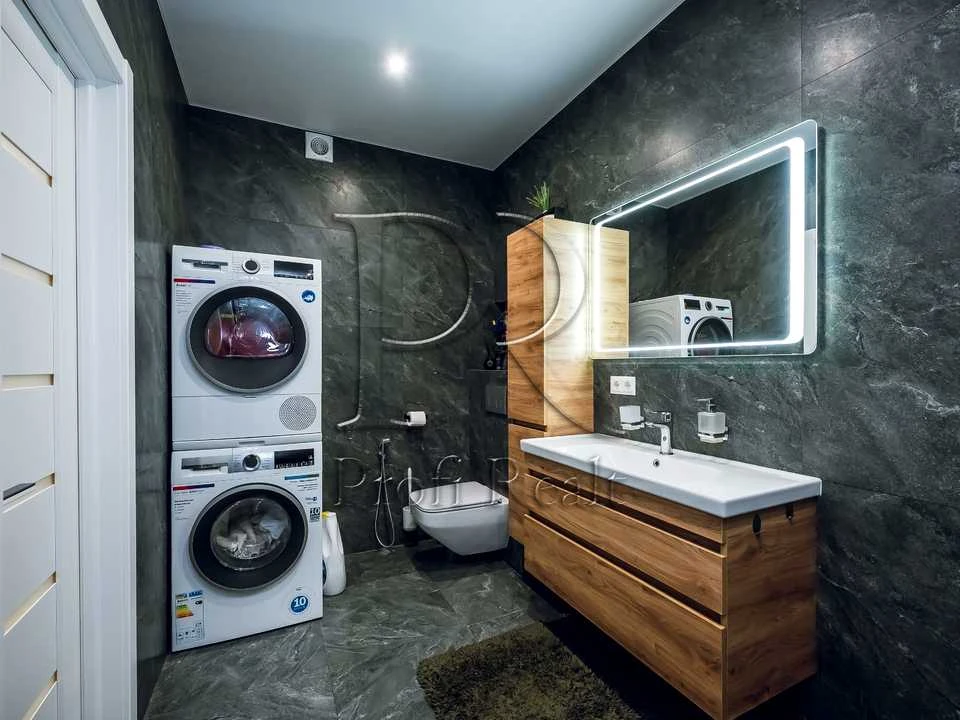 Apartment. Vyshorod, Naberezhna St.
