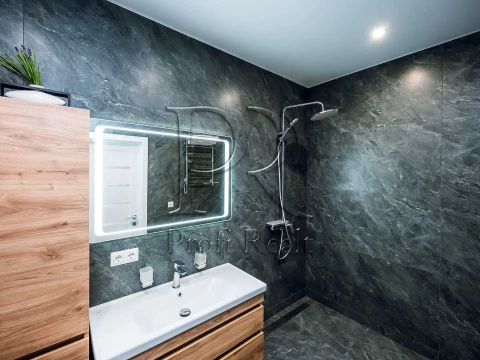 Apartment. Vyshorod, Naberezhna St.