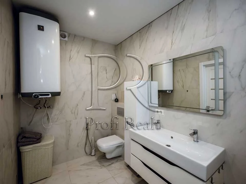 Apartment. Vyshorod, Naberezhna St.