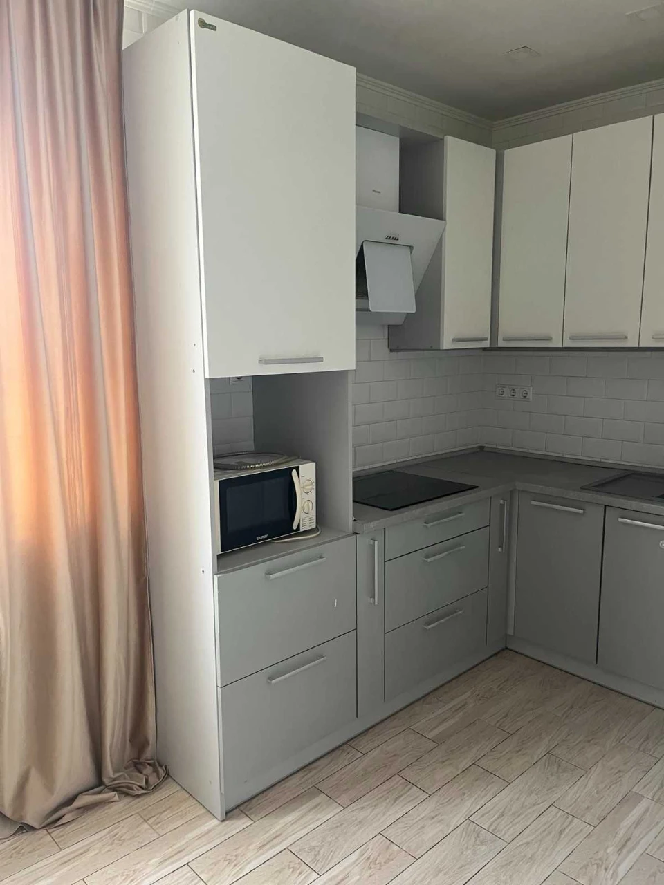 Two-bedroom apartment in the Kvitnevy Resident complex