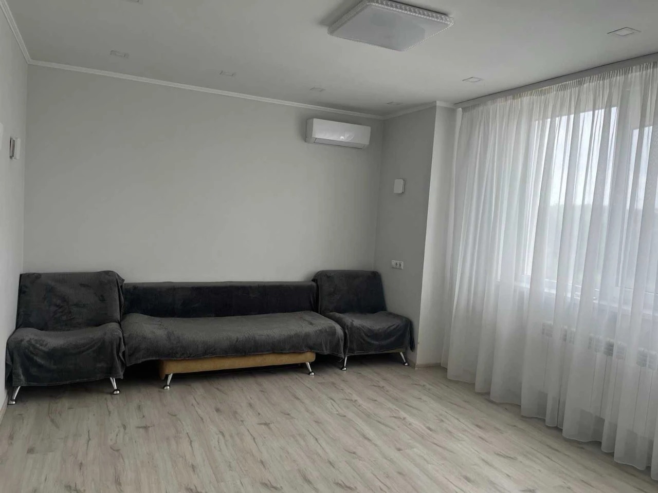 Two-bedroom apartment in the Kvitnevy Resident complex