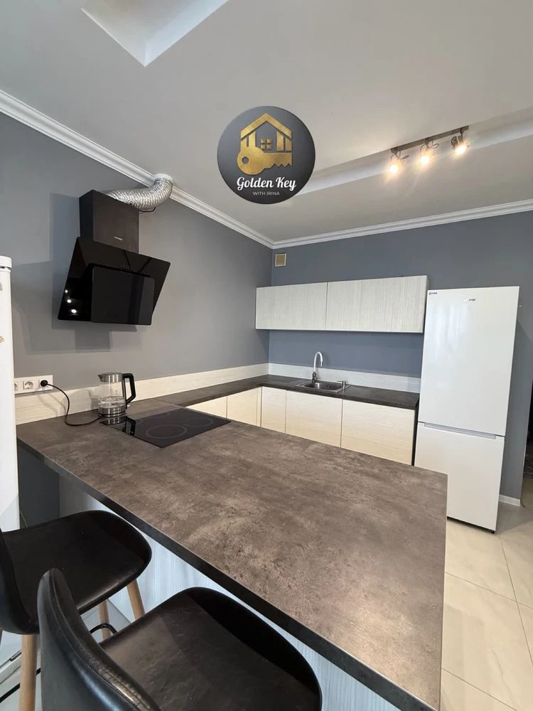 Sale of a 3-ROOM APARTMENT 104.5 sq. m, Convenient Layout,