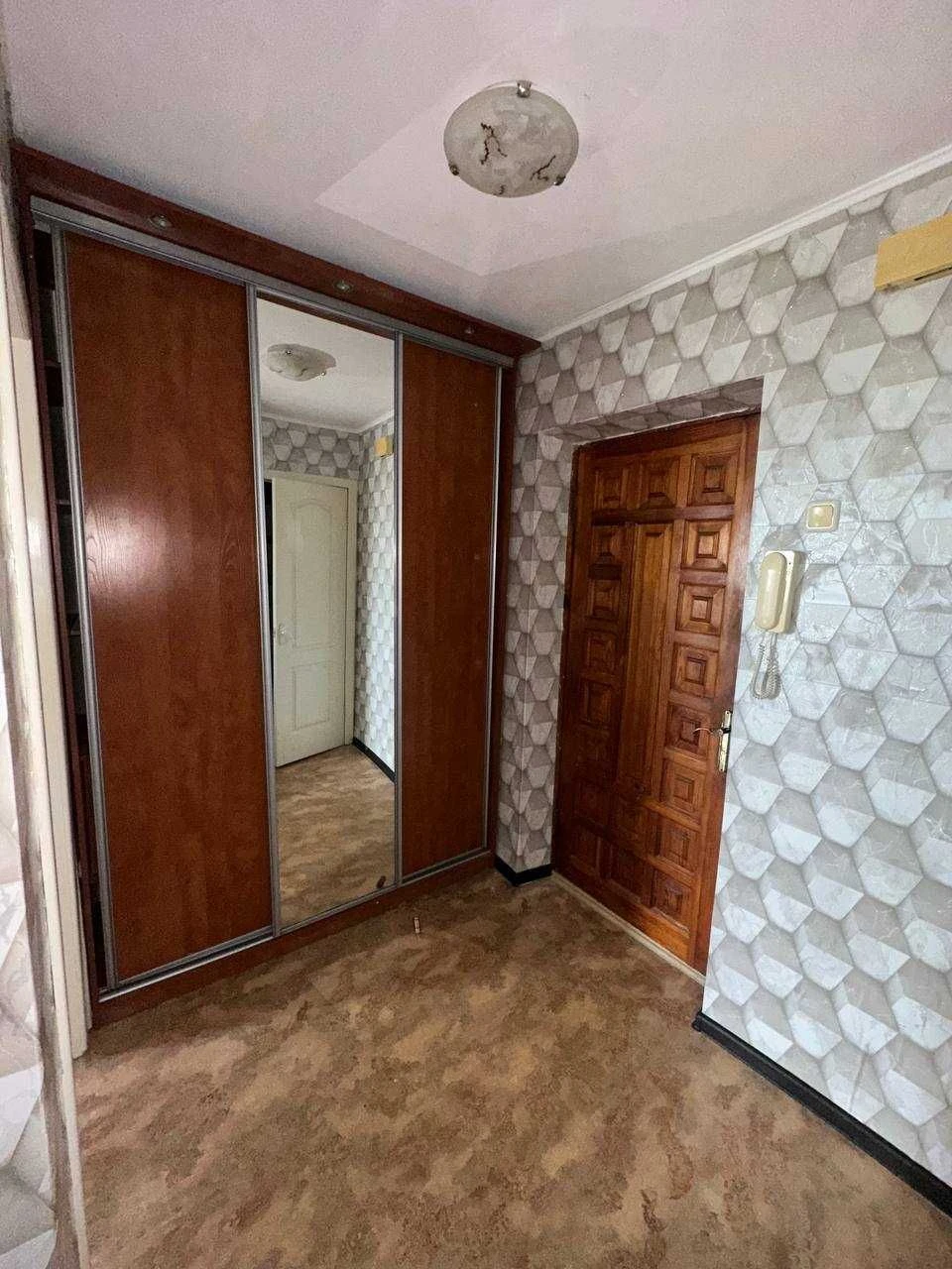 Vyzhhorod, Sholudenska st. 6, 1 room apartment 37 sq.m