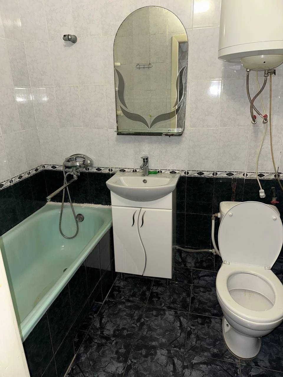 Vyzhhorod, Sholudenska st. 6, 1 room apartment 37 sq.m