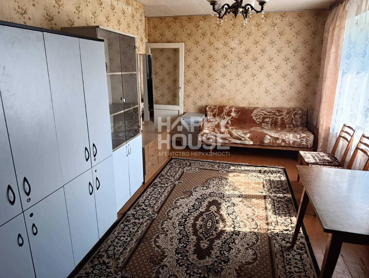 2-bedroom apartment in the center of Vyshorod — Dniprovska Street, 1