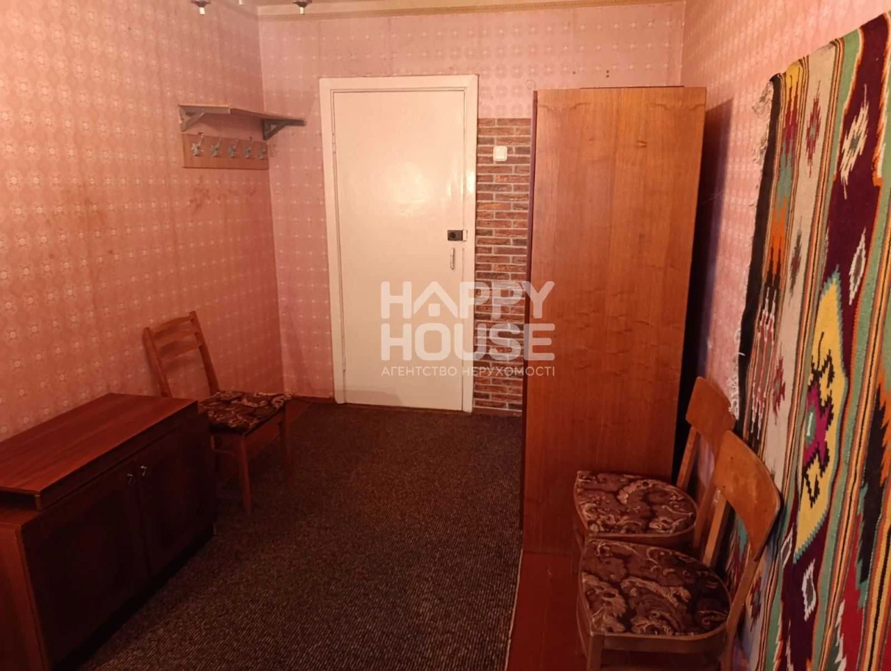 2-bedroom apartment in the center of Vyshorod — Dniprovska Street, 1