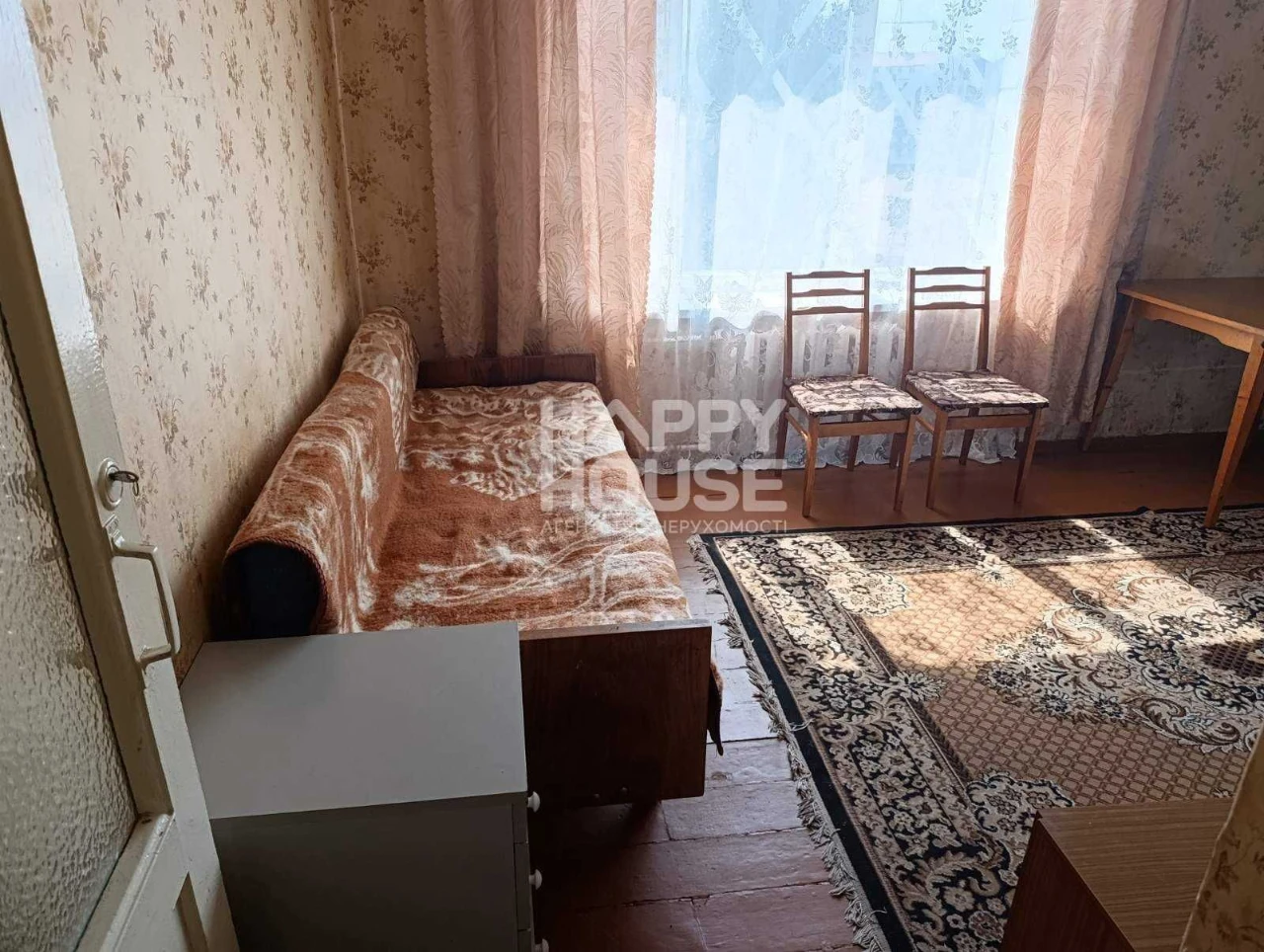 2-bedroom apartment in the center of Vyshorod — Dniprovska Street, 1