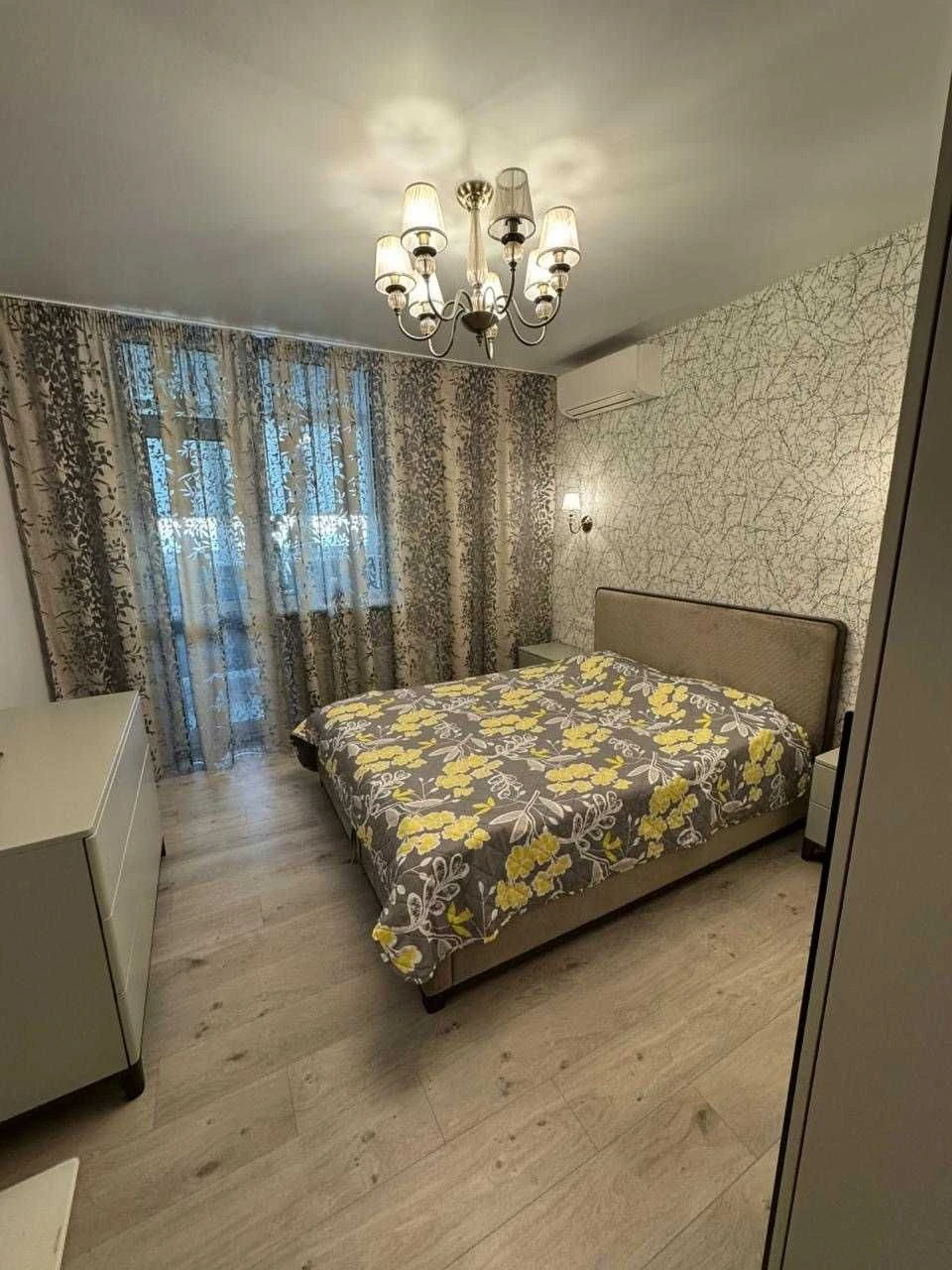 Stylish and modern 2-bedroom apartment in Vyshorod with appliances