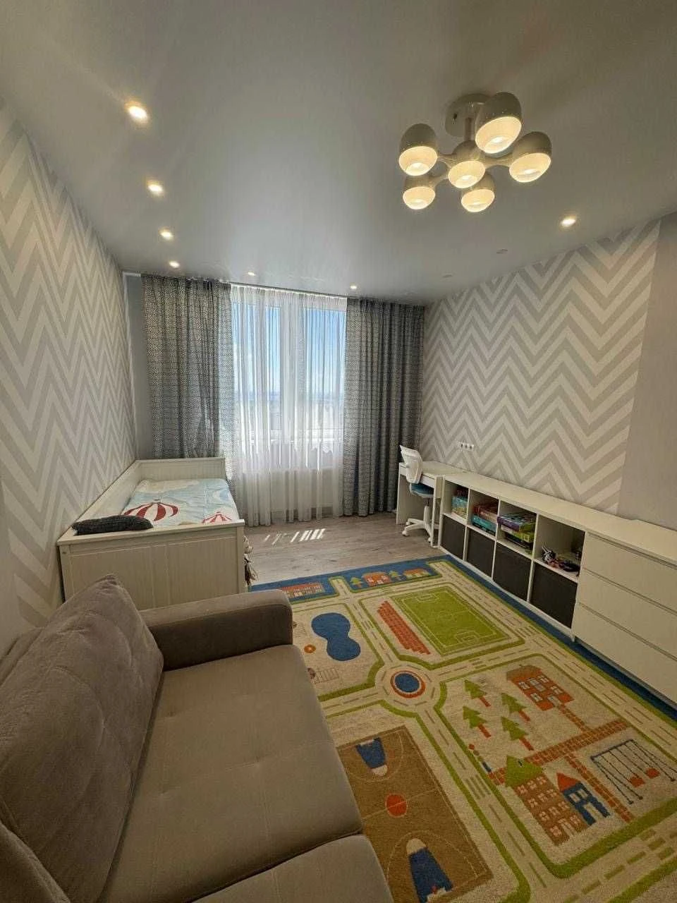 Stylish and modern 2-bedroom apartment in Vyshorod with appliances