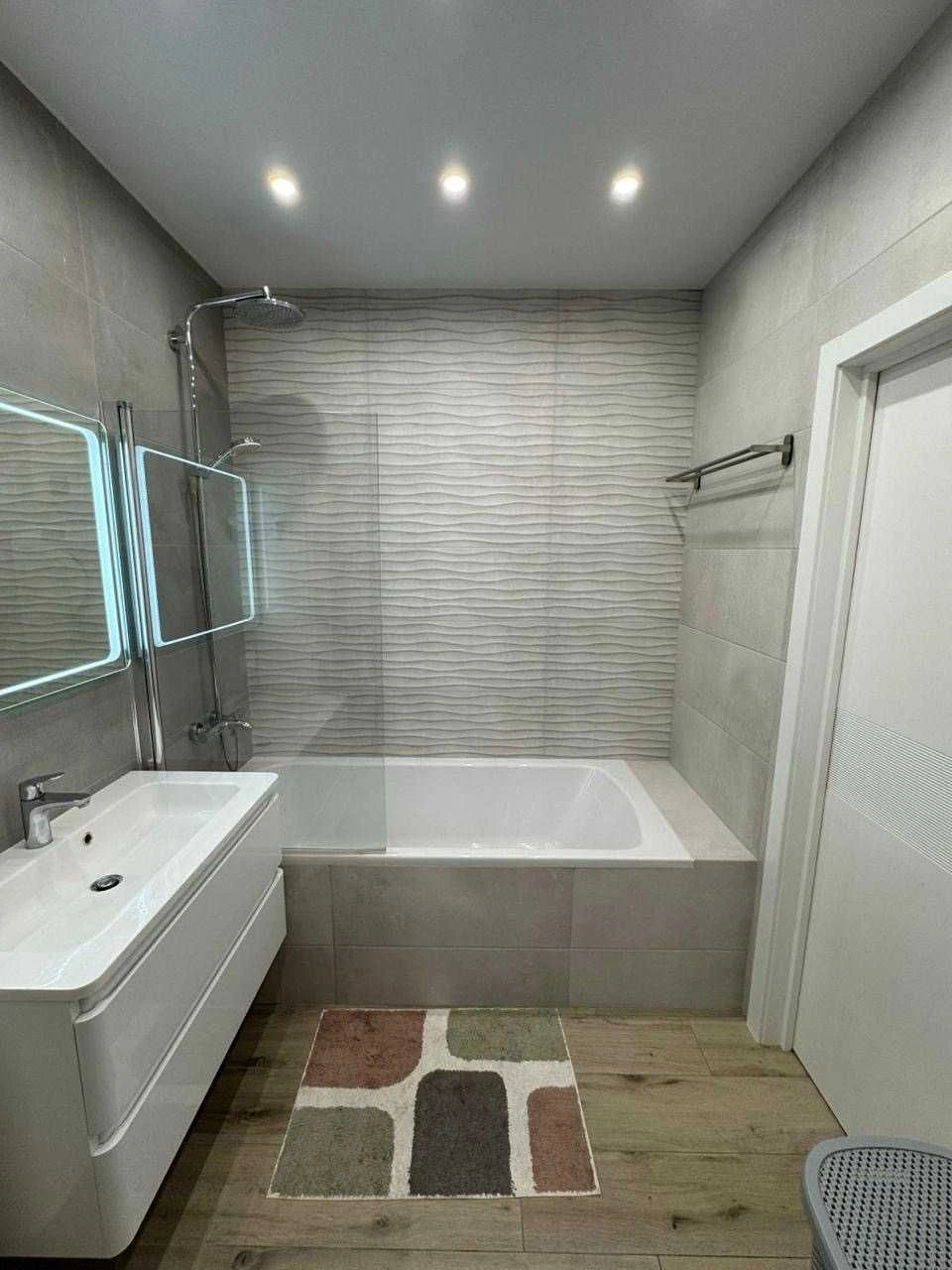 Stylish and modern 2-bedroom apartment in Vyshorod with appliances