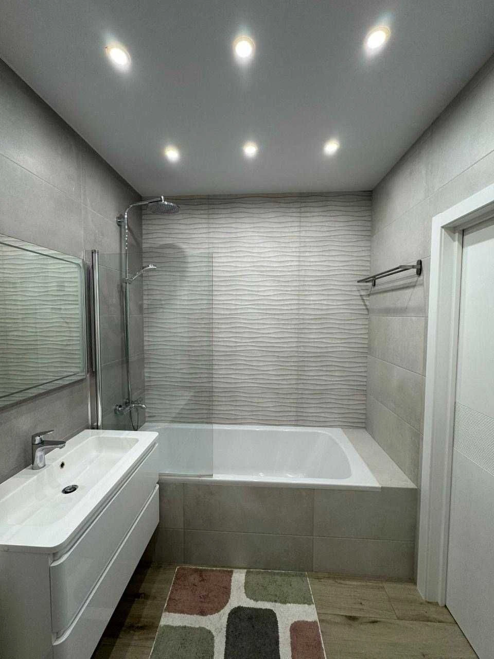 Stylish and modern 2-bedroom apartment in Vyshorod with appliances