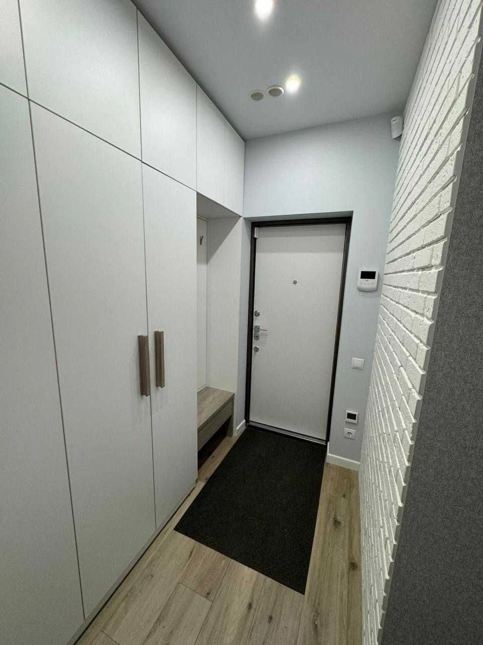 Stylish and modern 2-bedroom apartment in Vyshorod with appliances