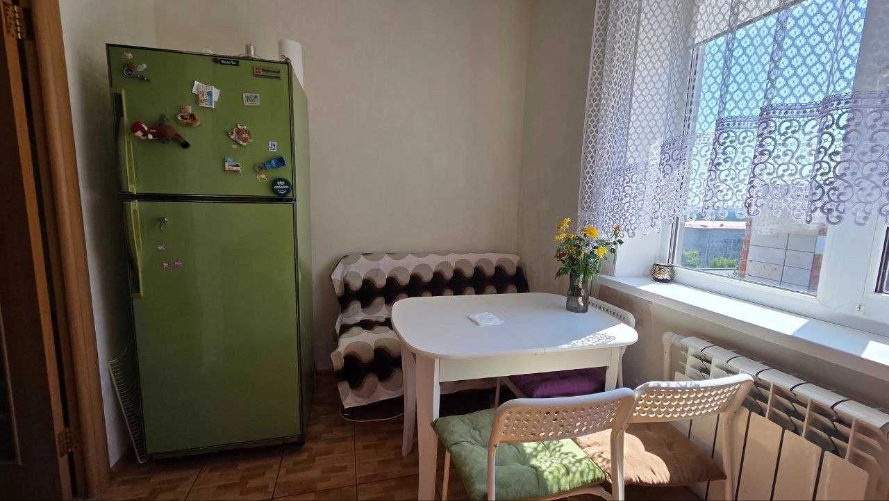 Spacious 3-bedroom apartment for sale in Vyshorod, вул. Ку