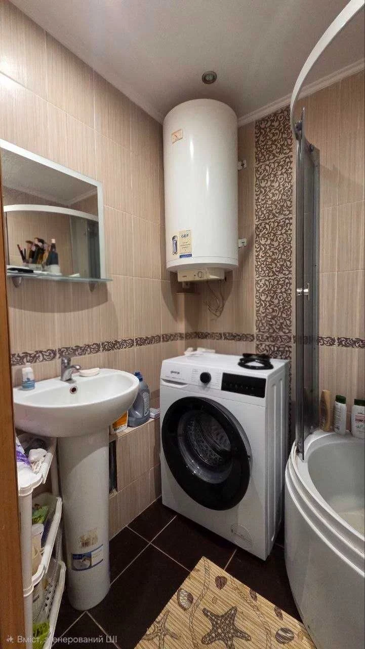 Spacious 3-bedroom apartment for sale in Vyshorod, вул. Ку