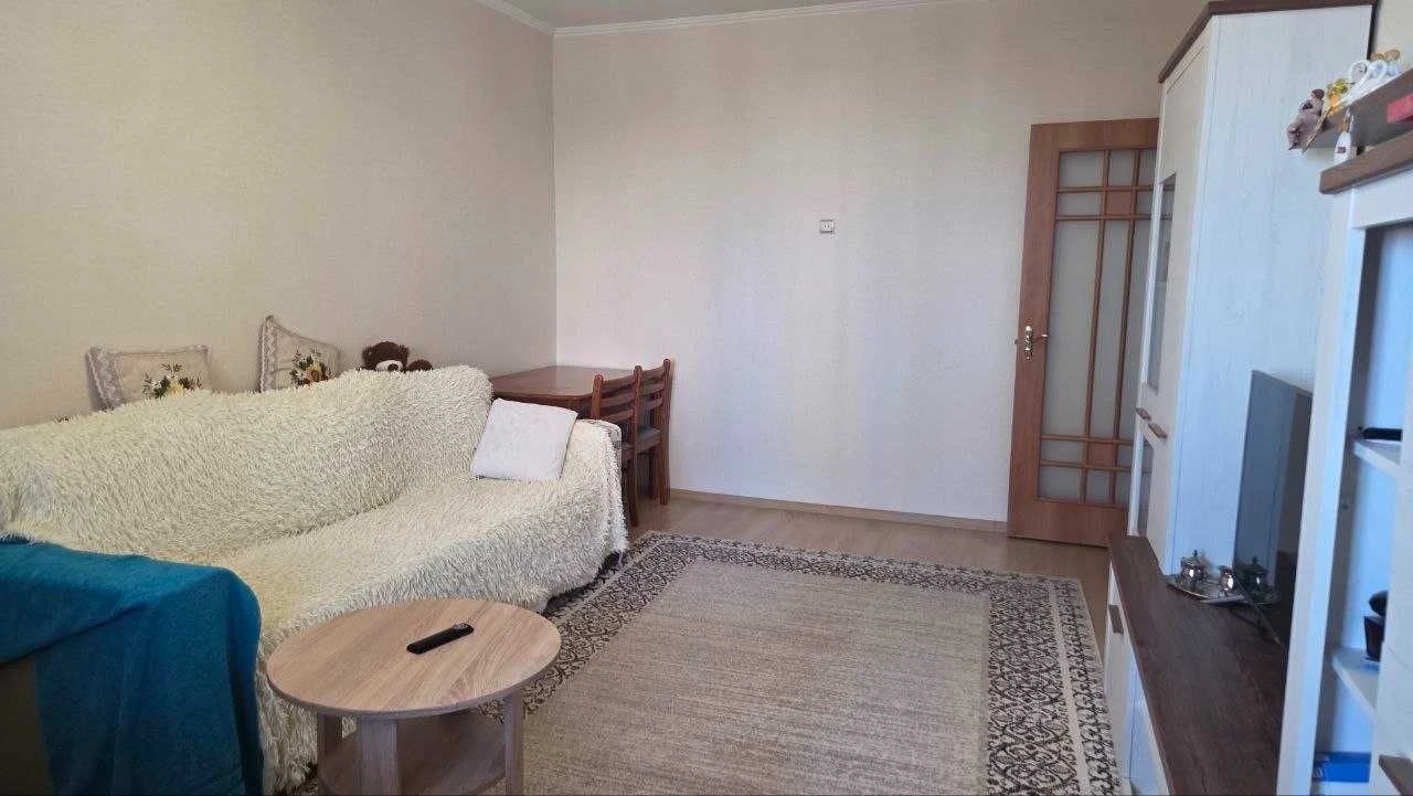 Spacious 3-bedroom apartment for sale in Vyshorod, вул. Ку